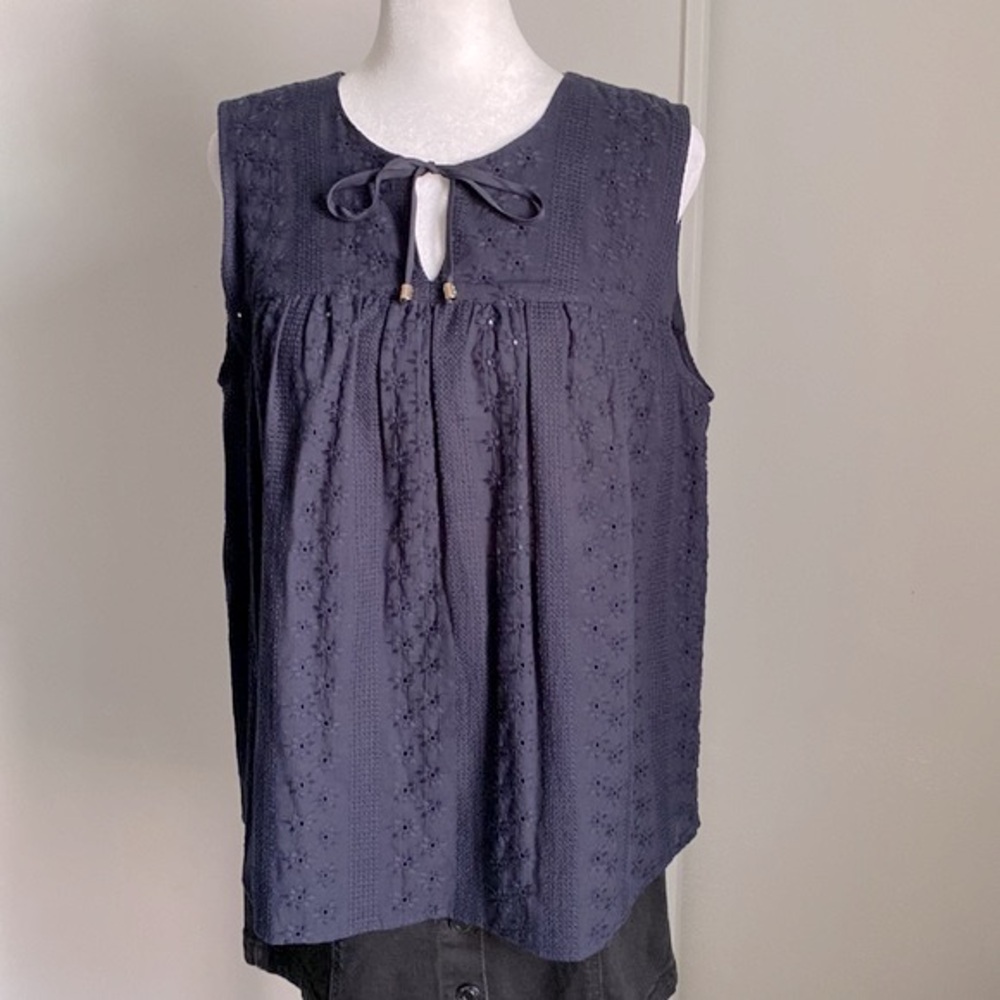 New Tommy Hilfiger Women’s preppy Eyelet Sleeveless Cotton Navy Blue Blouse